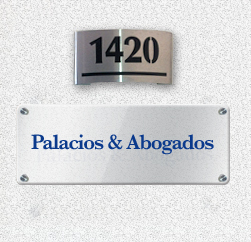 Placa de la oficina 1420 de Palacios & Abogados